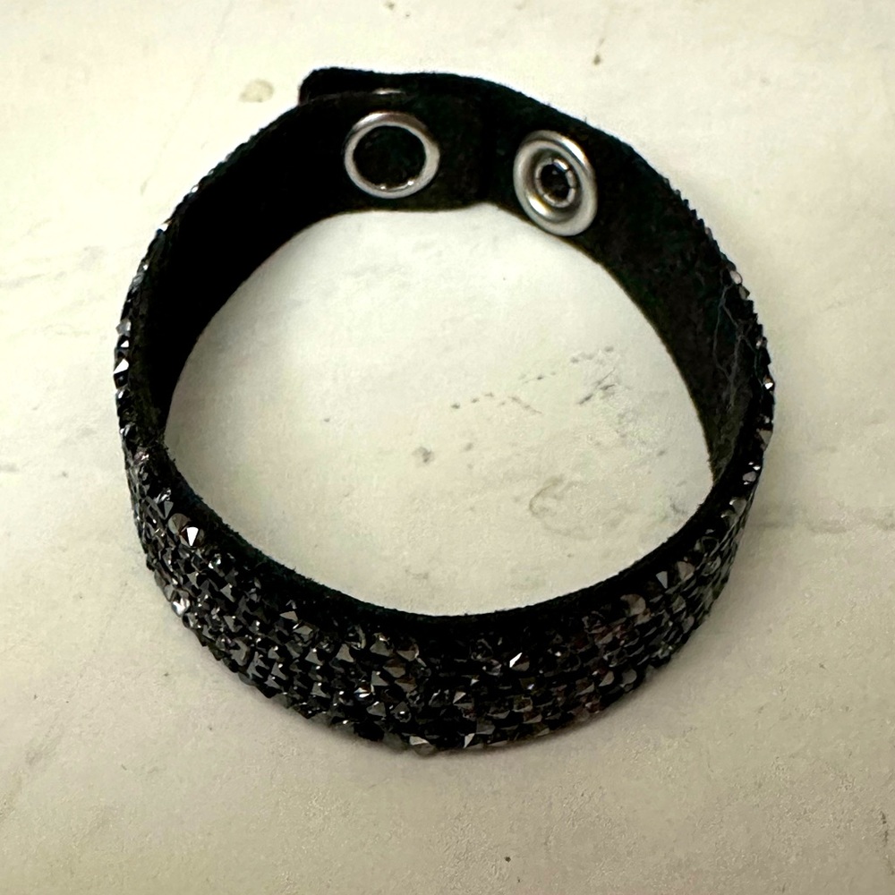 Swarvorski Crystal black bracelet
